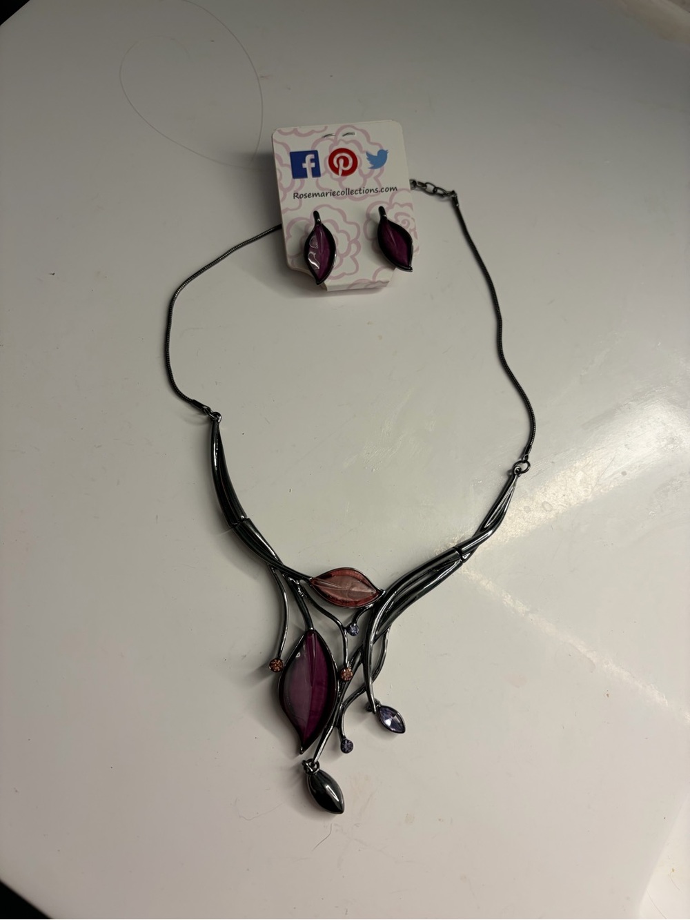 Rosemarie Collections Purple Leaf Pendant Necklace with Matching Earrings